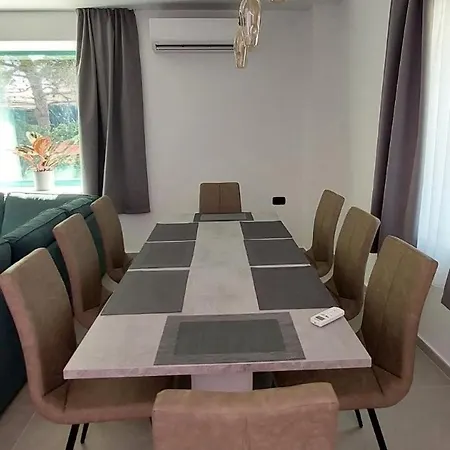 Apartment Family Friendly With A Swimming Pool Pomer, Medulin - 17681
