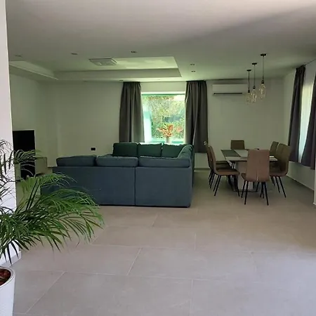 Apartment Family Friendly With A Swimming Pool Pomer, Medulin - 17681