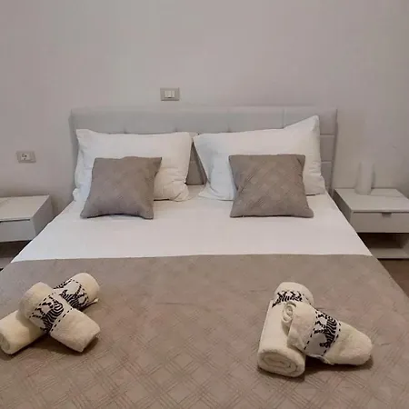 Family Friendly With A Swimming Pool Pomer, Medulin - 17681 Apartment Pula